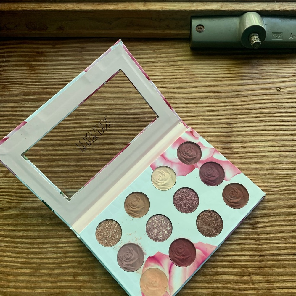 🎉HP🎉New Physicians Formula Rose All Play Eyeshadow Palette